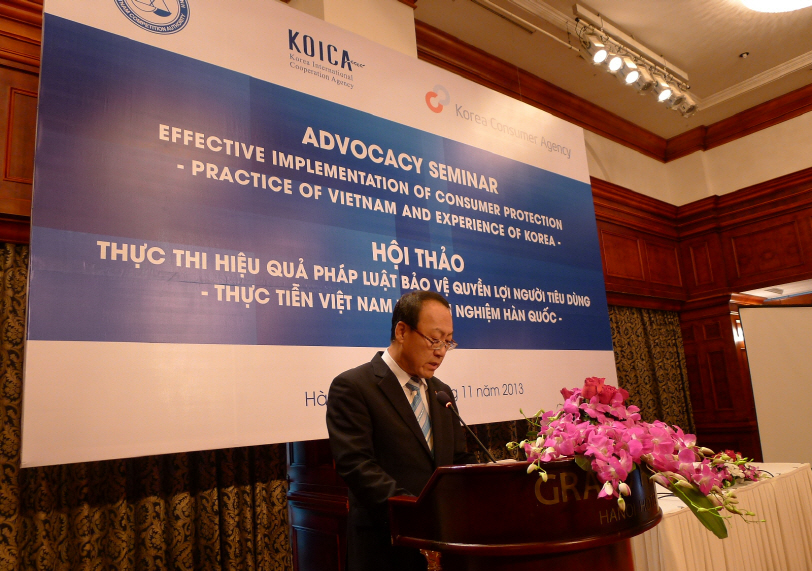 Various events were held to revitalize consumer policy in Vietnam